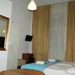 فندق Garni Aaberna